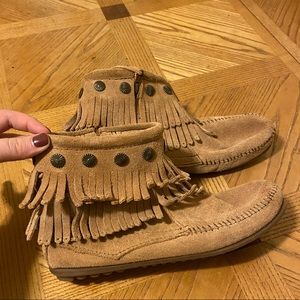 Minnetonka ankle fringe boots